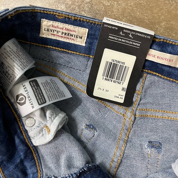 NWT Levi’s 725 High-Rise Bootcut Jeans - Picture 3 of 6